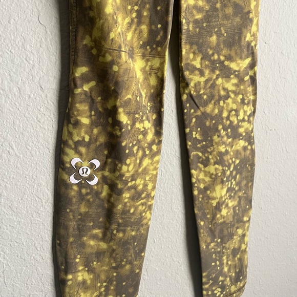 Lululemon Seawheeze Swift Speed High-Rise Tight 28"
Last Sparks Serpentine sz 0 - Picture 8 of 9